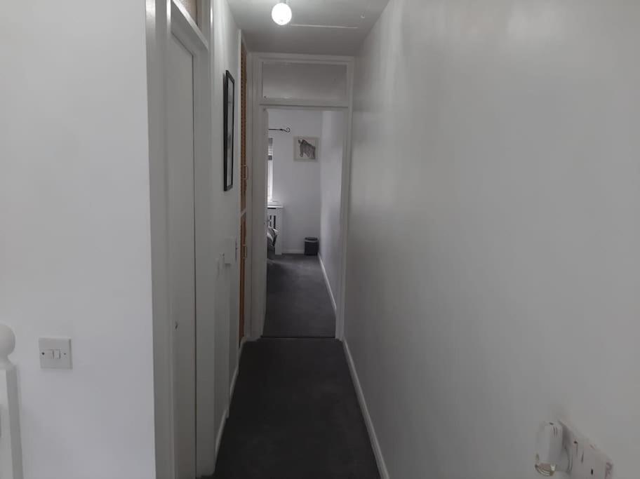Entire Rental, Easy Reach To Etihad Stadium Manchester Exterior foto